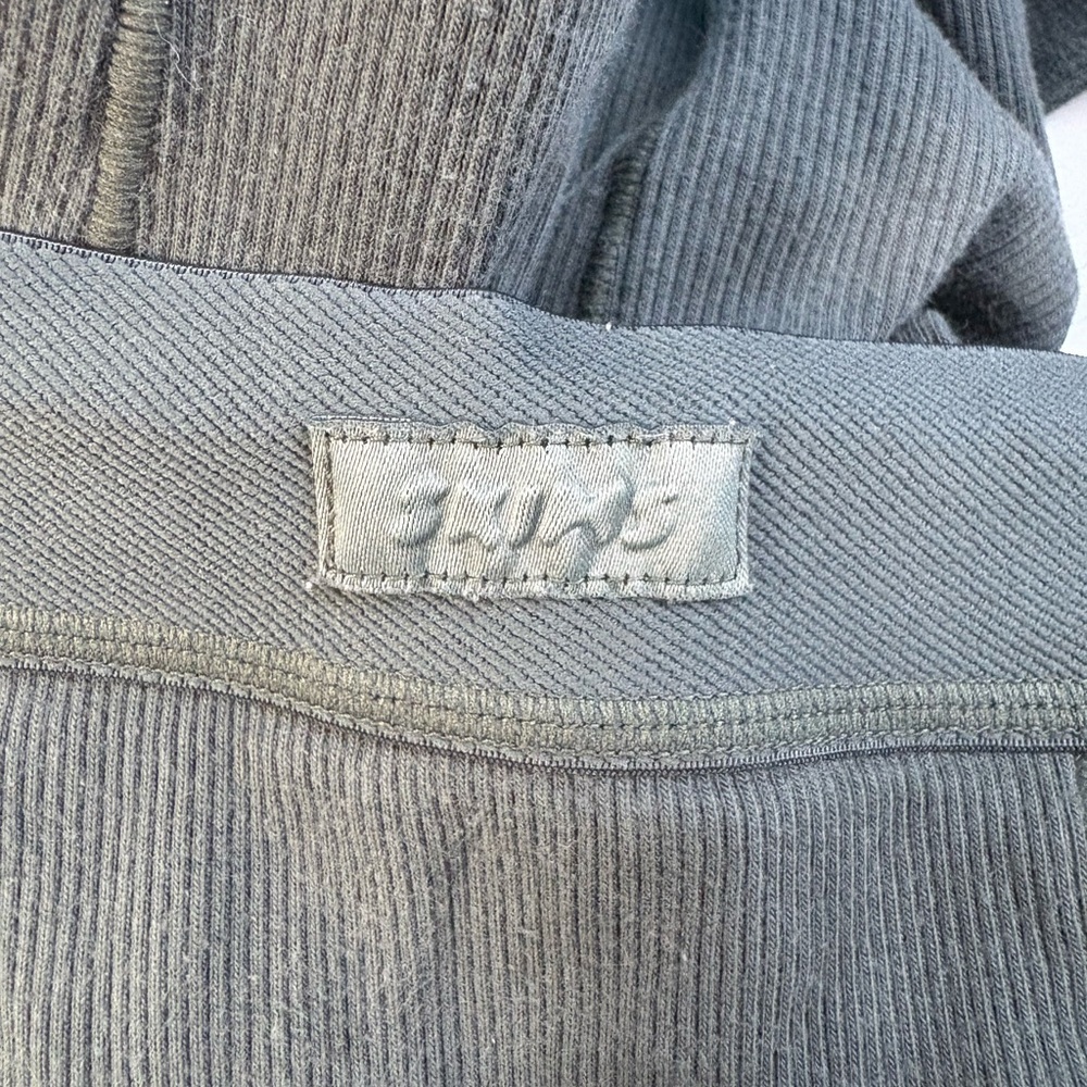 SKIMS Gray Ribbed Loungewear Set - Picture 3 of 4